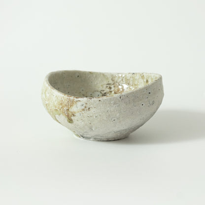 Yui Tsujimura: Kutsugata Mukozuke with Natural Ash Glaze (A)