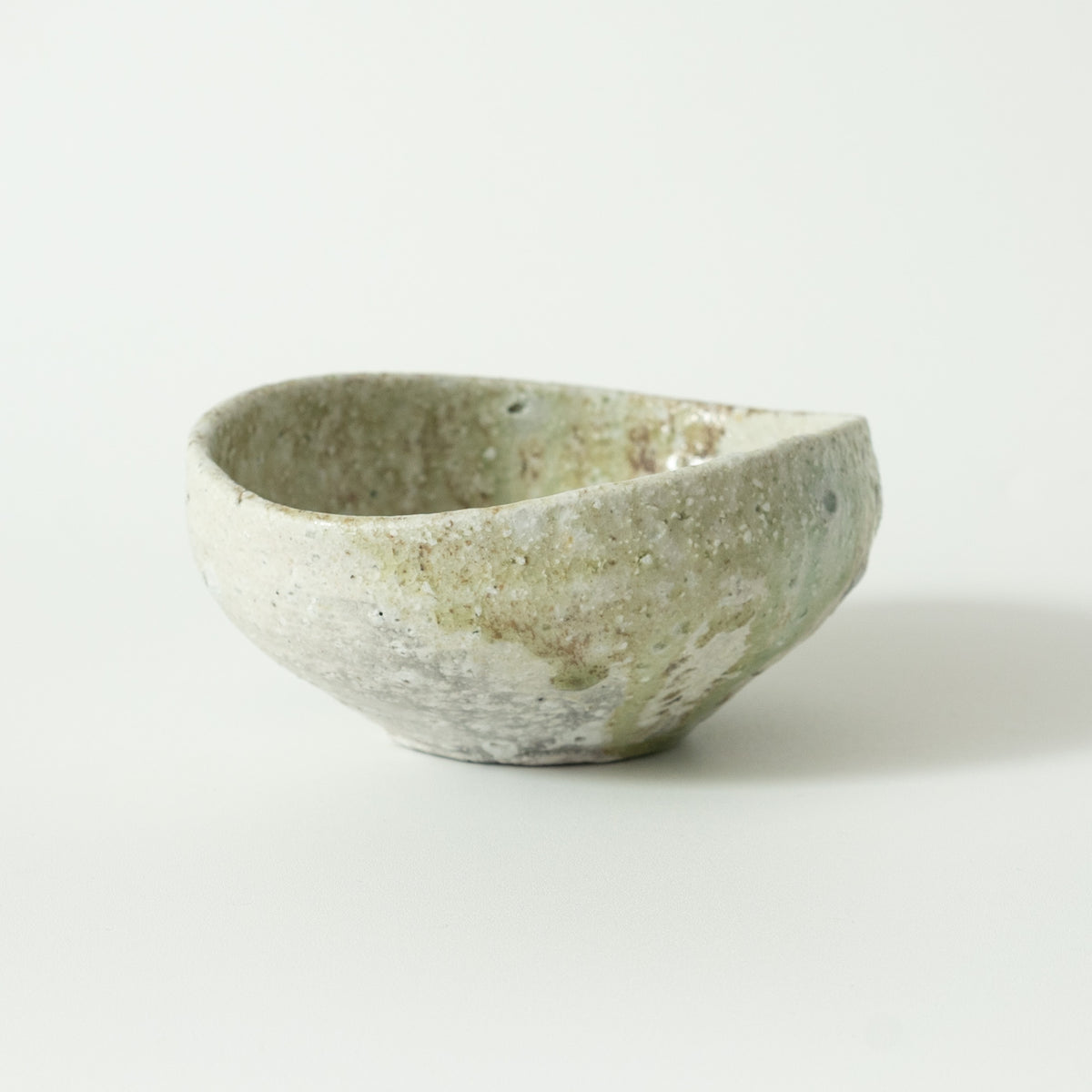 Yui Tsujimura: Kutsugata Mukozuke with Natural Ash Glaze (A)