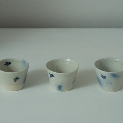 AI15B 吹墨千鳥文猪口　伊藤明美