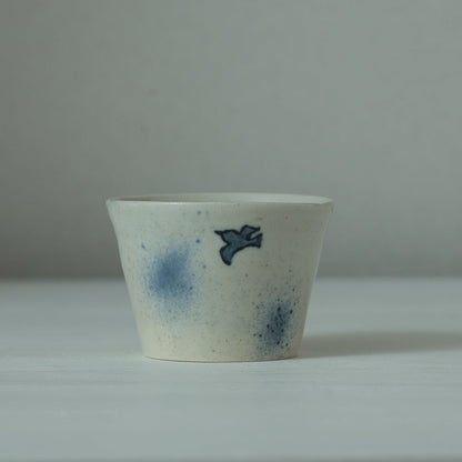 AI15B 吹墨千鳥文猪口　伊藤明美