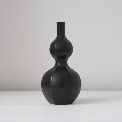 ko.YN07 矢野直人　黒釉花入