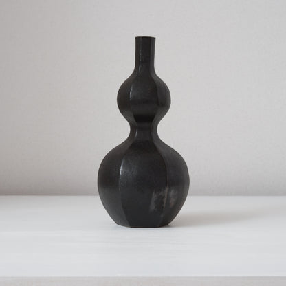 ko.YN07 矢野直人　黒釉花入