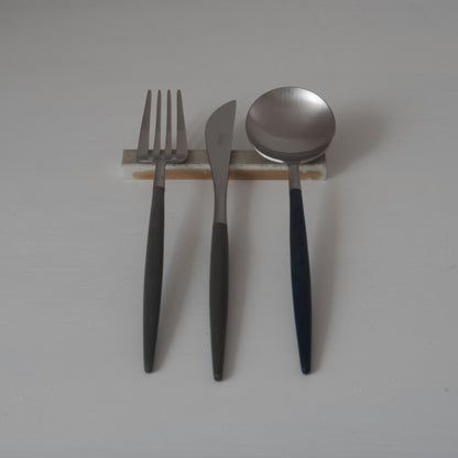 TS11 白磁カトラリーレスト  竹下鹿丸