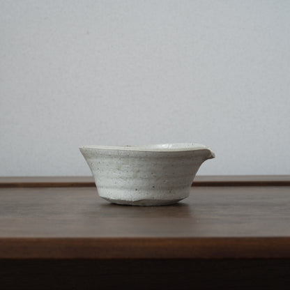 KY34B  白瓷片口　梶原靖元