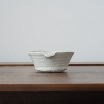 KY34B  白瓷片口　梶原靖元