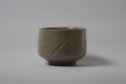 YN12 彫唐津ぐい呑　共箱　矢野直人