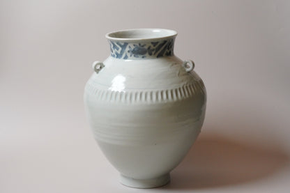 MM3 しのぎ紗綾形文壺　宮岡麻衣子