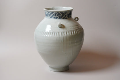 MM3 しのぎ紗綾形文壺　宮岡麻衣子