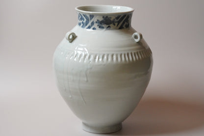 MM3 しのぎ紗綾形文壺　宮岡麻衣子